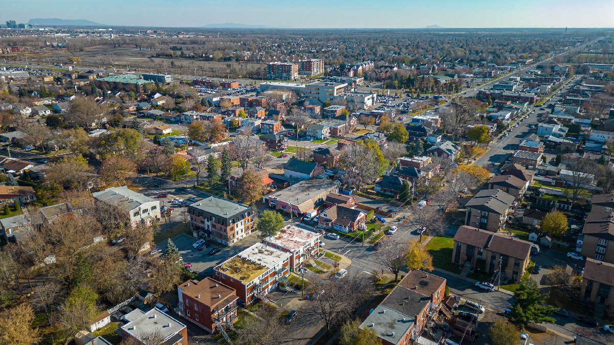 Warehouse for rent 1,400 sq.ft. La Prairie