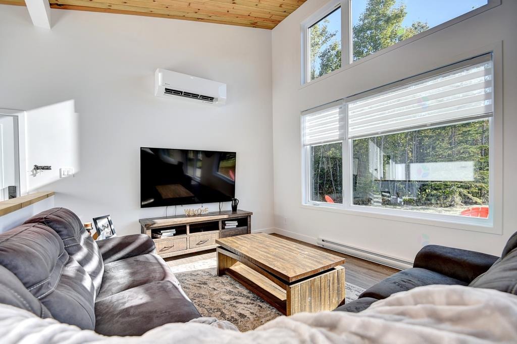 Brand-New Bungalow Surrounded by Nature in Saint-C�me