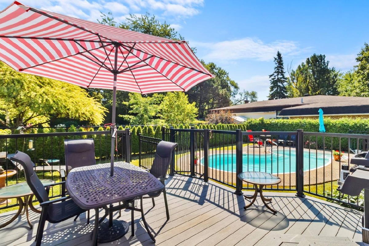 Beautiful house with Pool & Solarium � Preville, St-Lambert