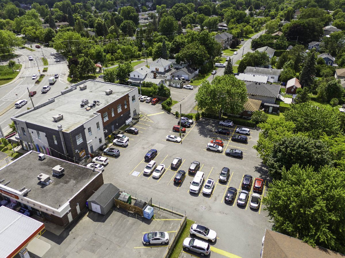 1,218 sq. ft. for Rent � Modern, Well-Located Building