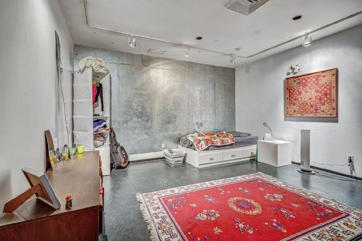 3 commercial units + garage � Duluth St., Plateau-Mont-Royal